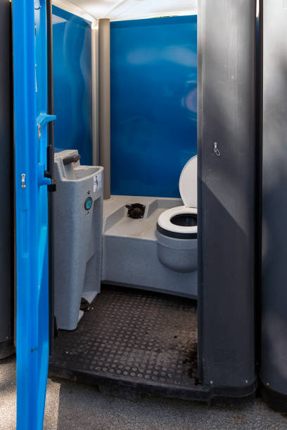 Best Porta potty delivery and setup  in Hallettsville, TX