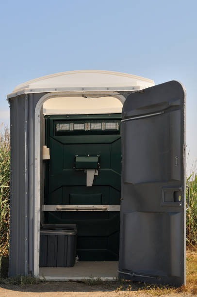 Best Porta potty rental near me  in Hallettsville, TX